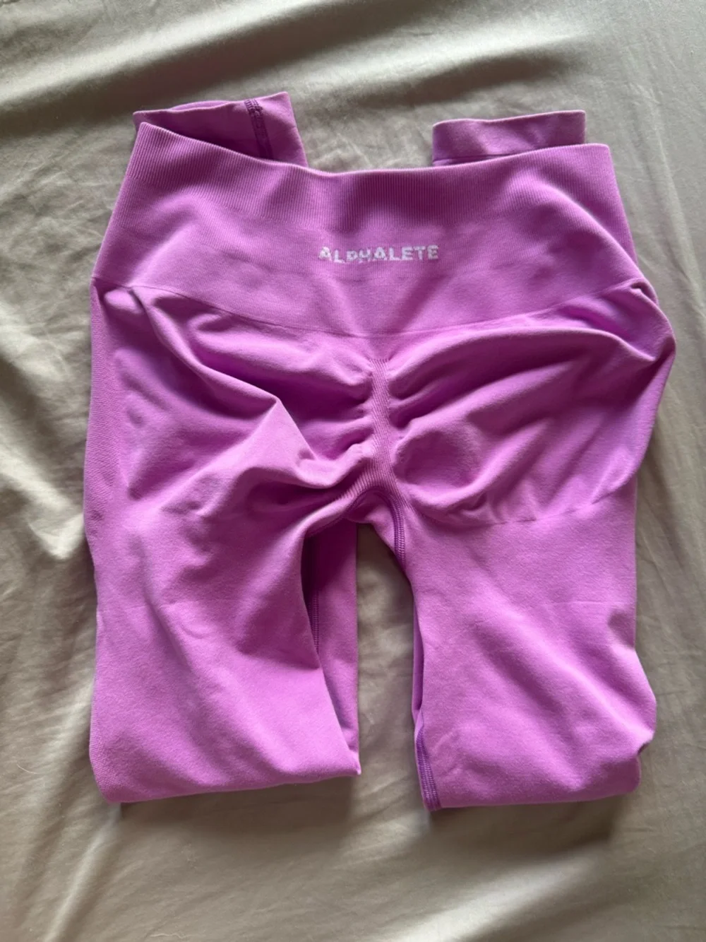 Alphalete Mid Rise Pump Leggings in Orchid - Picture 2 of 3